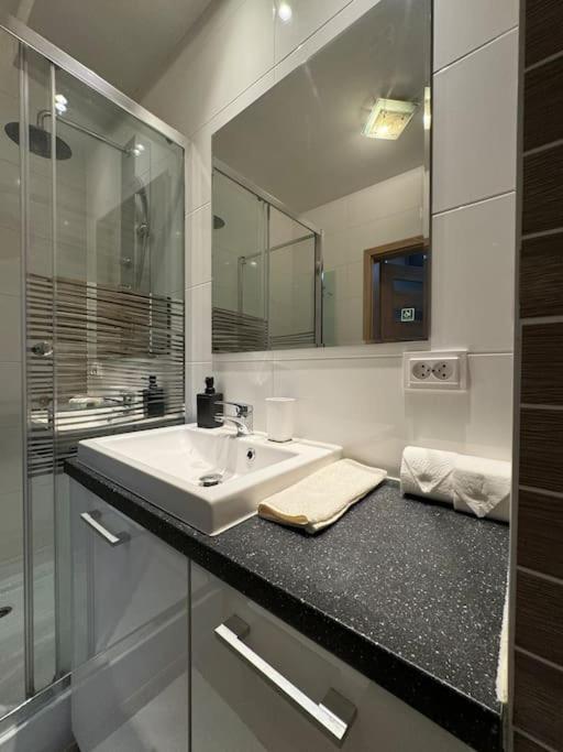 Danka 6Th Floor Chic Apartment Краків Екстер'єр фото